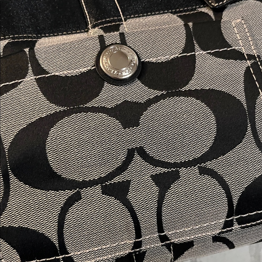Coach Black and Gray Tote Bag..Tattersall Interior - Picture 7 of 13